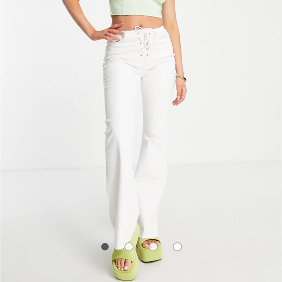 Boohoo Stradivarius lace up flare jean in white - Picture 2 of 8